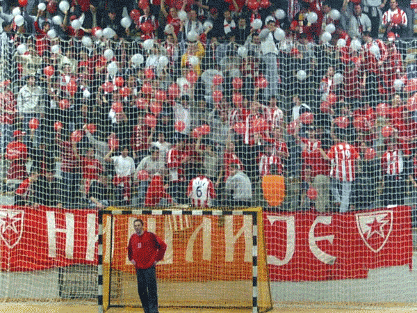 gal/2004-2005/zeleznicar_zvezda_rukomet/1.gif