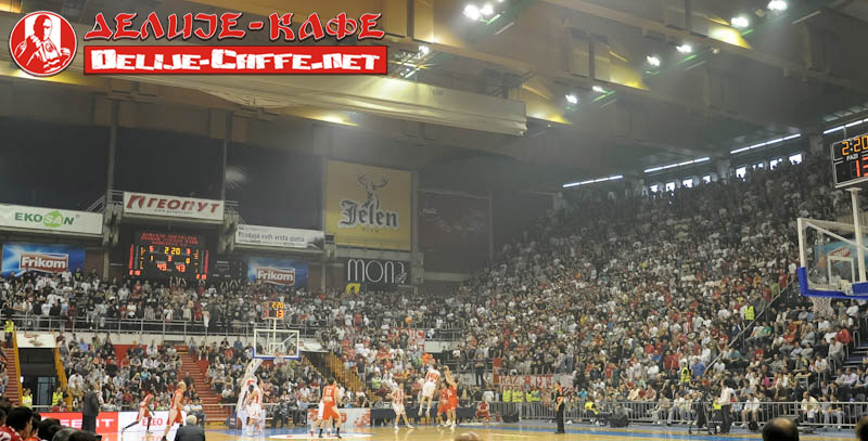 gal/2011-2012/CZ_radnicki_basket/delije03.jpg